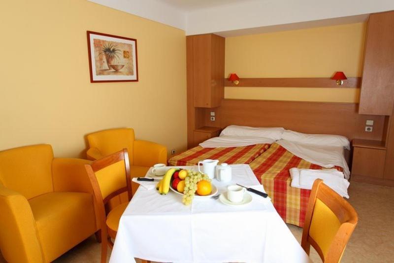 Residence L'Oliveraie Menton Zimmer foto